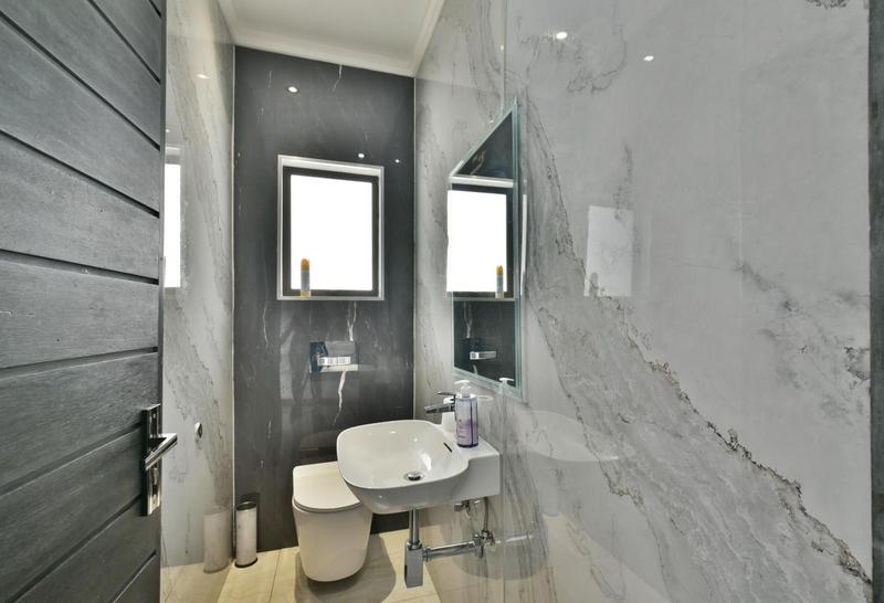 5 Bedroom Property for Sale in Eye of Africa Gauteng