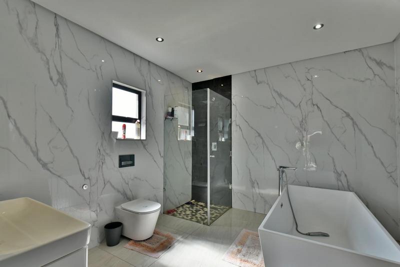 5 Bedroom Property for Sale in Eye of Africa Gauteng