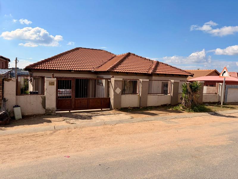 3 Bedroom Property for Sale in Olievenhoutbosch Gauteng