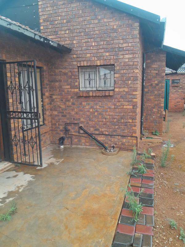 2 Bedroom Property for Sale in Mahube Valley Gauteng