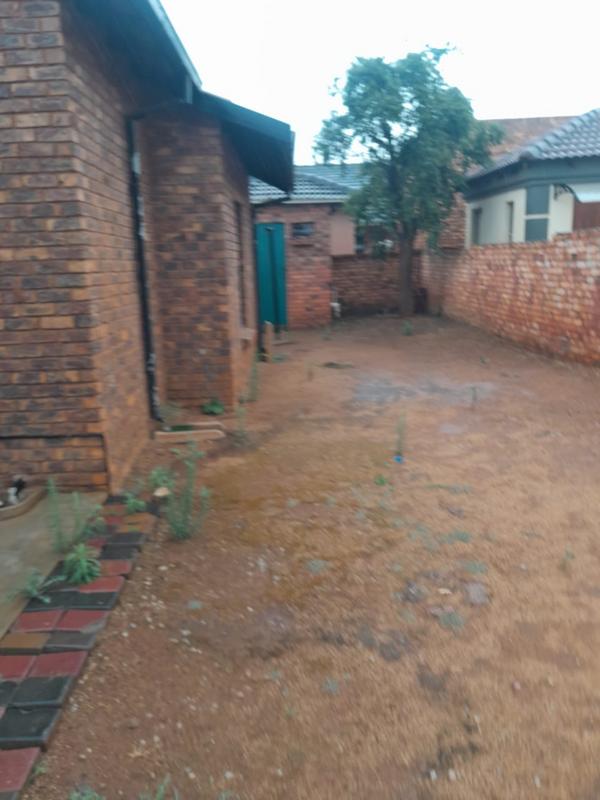 2 Bedroom Property for Sale in Mahube Valley Gauteng