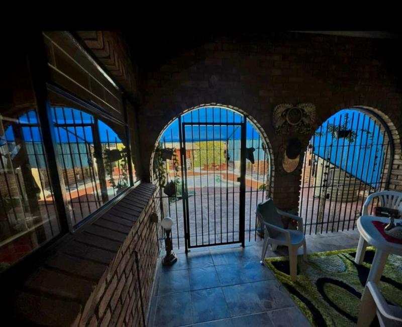 5 Bedroom Property for Sale in Mountain View Gauteng