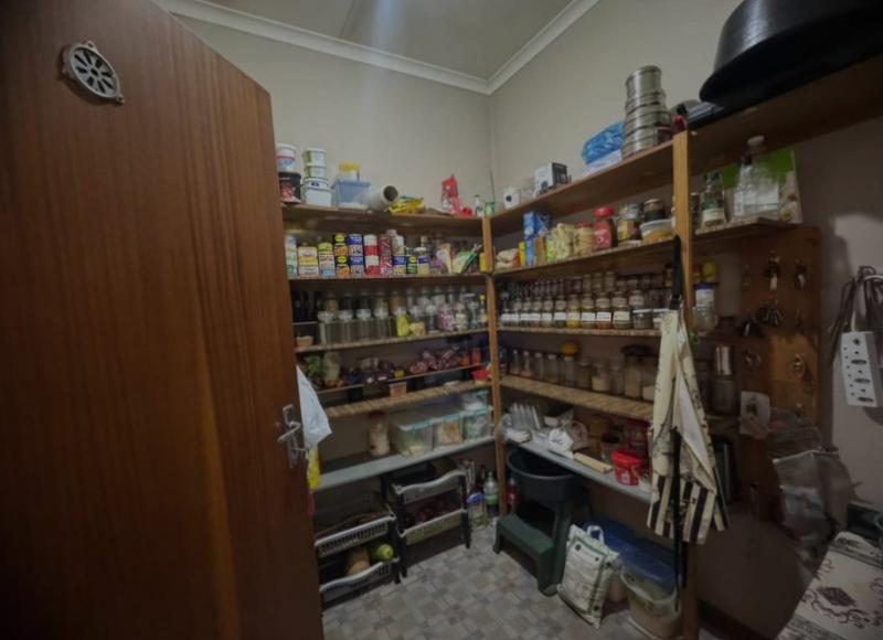 5 Bedroom Property for Sale in Mountain View Gauteng