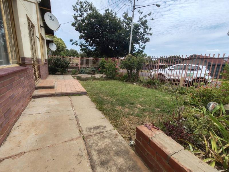 4 Bedroom Property for Sale in Pretoria Gardens Gauteng