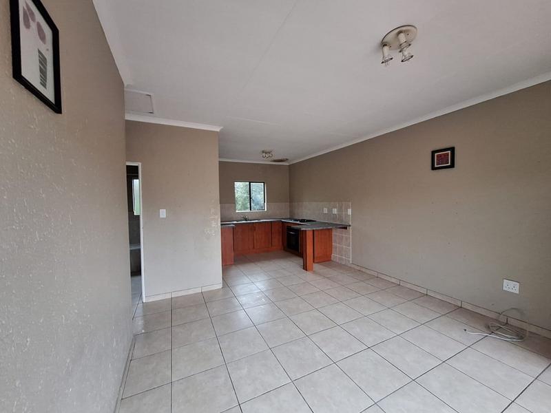 2 Bedroom Property for Sale in Helikonpark Gauteng