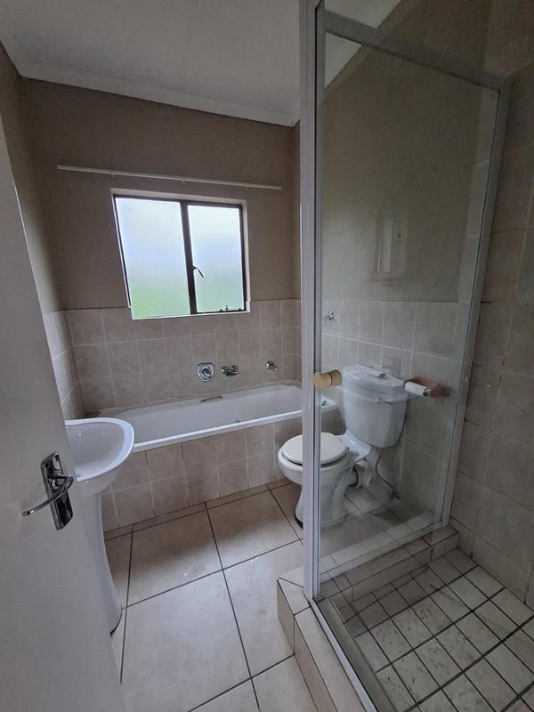 2 Bedroom Property for Sale in Helikonpark Gauteng
