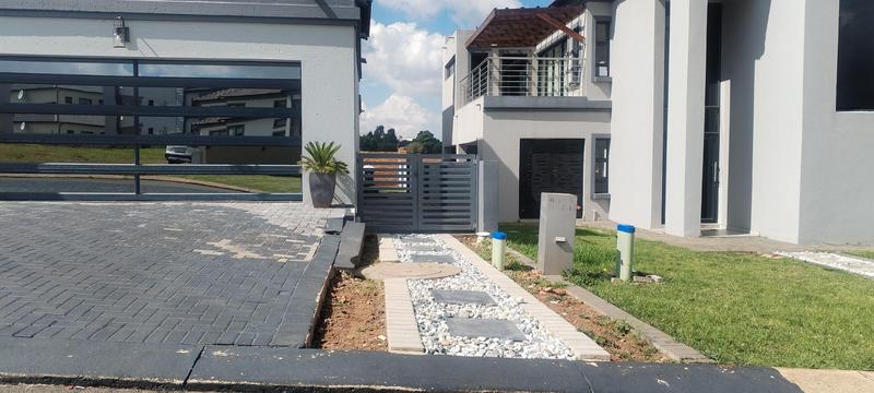 To Let 5 Bedroom Property for Rent in Wildtuinpark Gauteng