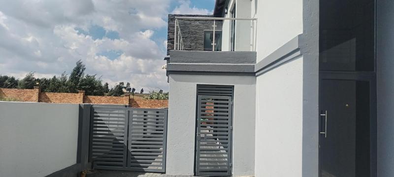 To Let 5 Bedroom Property for Rent in Wildtuinpark Gauteng
