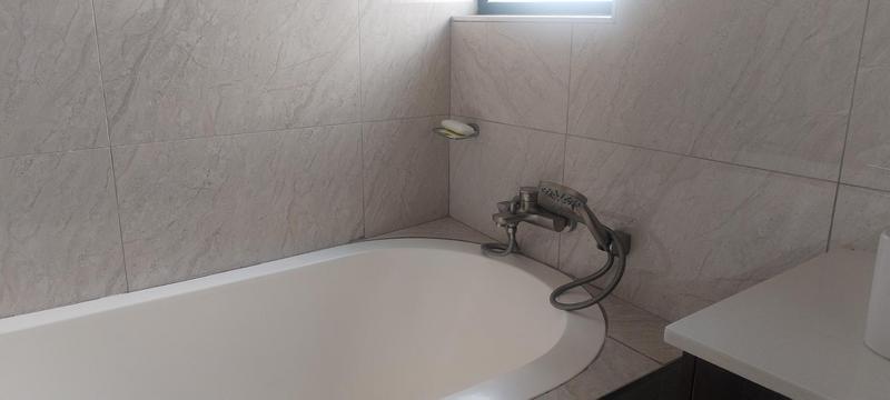 To Let 5 Bedroom Property for Rent in Wildtuinpark Gauteng
