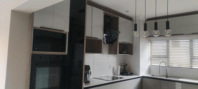 To Let 5 Bedroom Property for Rent in Wildtuinpark Gauteng