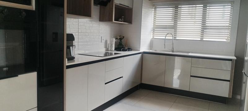 To Let 5 Bedroom Property for Rent in Wildtuinpark Gauteng