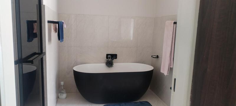 To Let 5 Bedroom Property for Rent in Wildtuinpark Gauteng