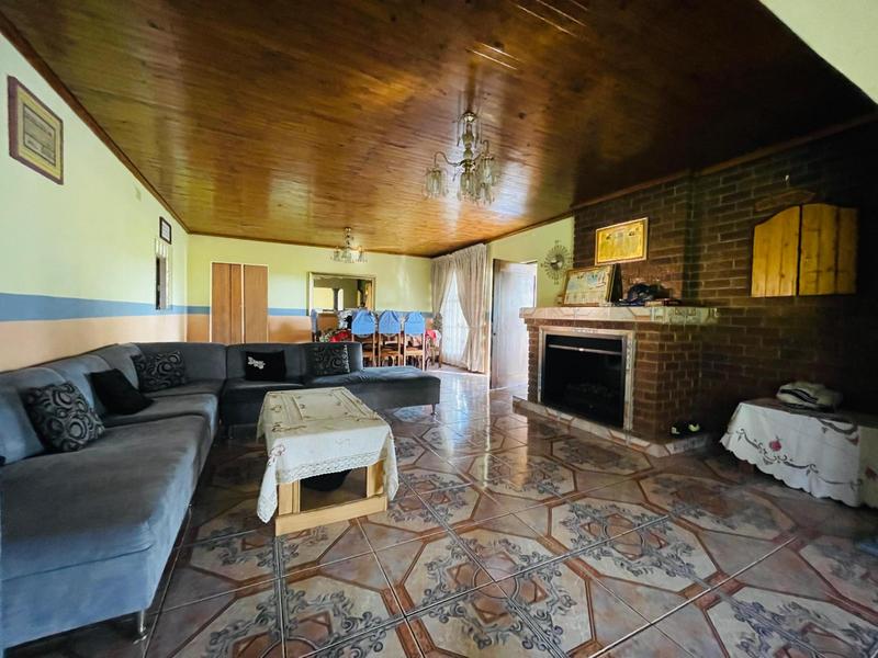 4 Bedroom Property for Sale in Mackenzie Park Gauteng