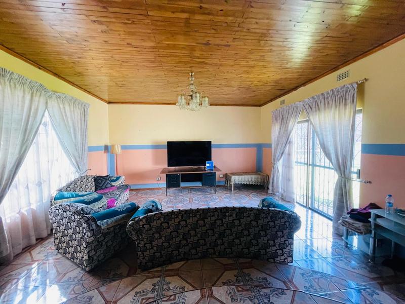 4 Bedroom Property for Sale in Mackenzie Park Gauteng