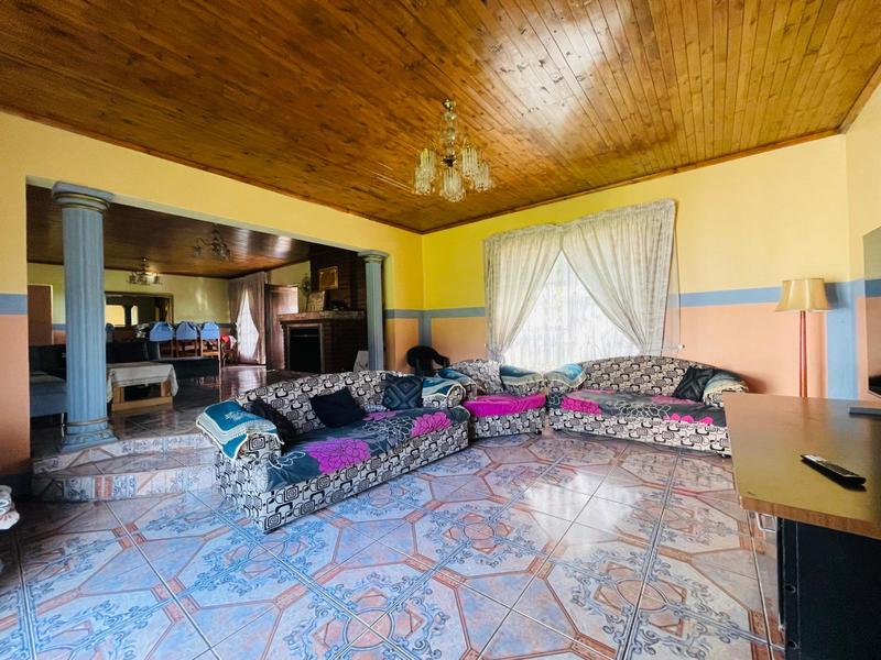 4 Bedroom Property for Sale in Mackenzie Park Gauteng