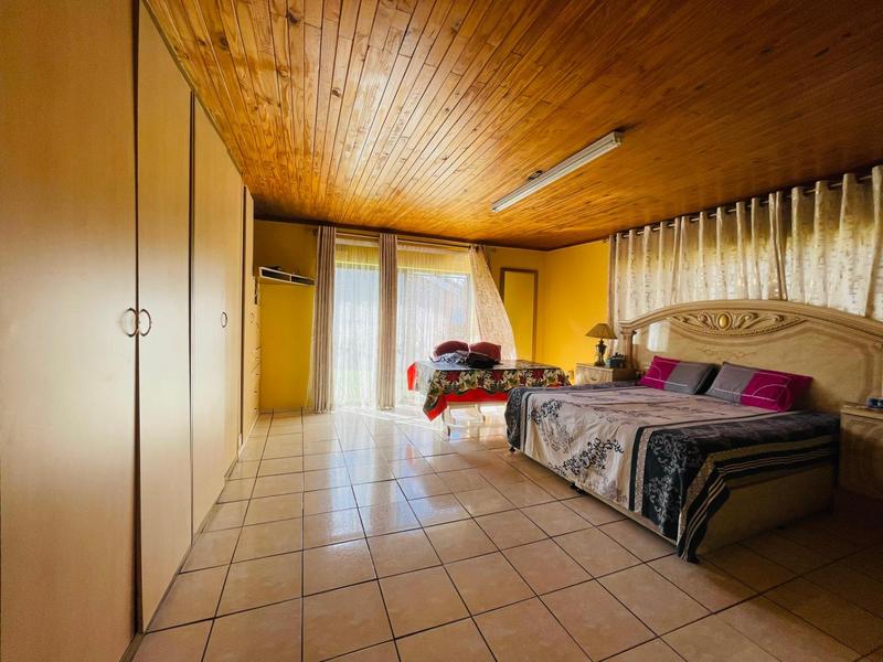 4 Bedroom Property for Sale in Mackenzie Park Gauteng