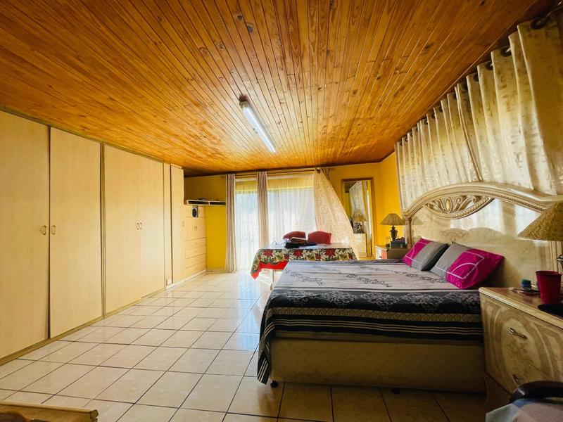4 Bedroom Property for Sale in Mackenzie Park Gauteng