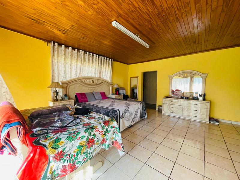 4 Bedroom Property for Sale in Mackenzie Park Gauteng