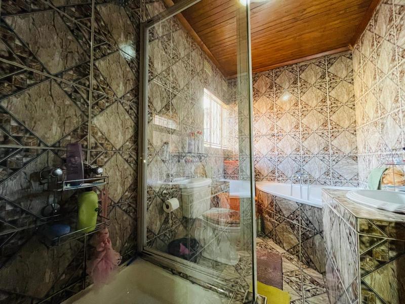 4 Bedroom Property for Sale in Mackenzie Park Gauteng