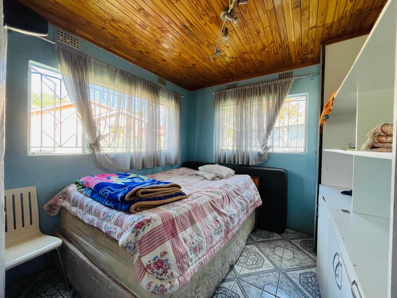 4 Bedroom Property for Sale in Mackenzie Park Gauteng