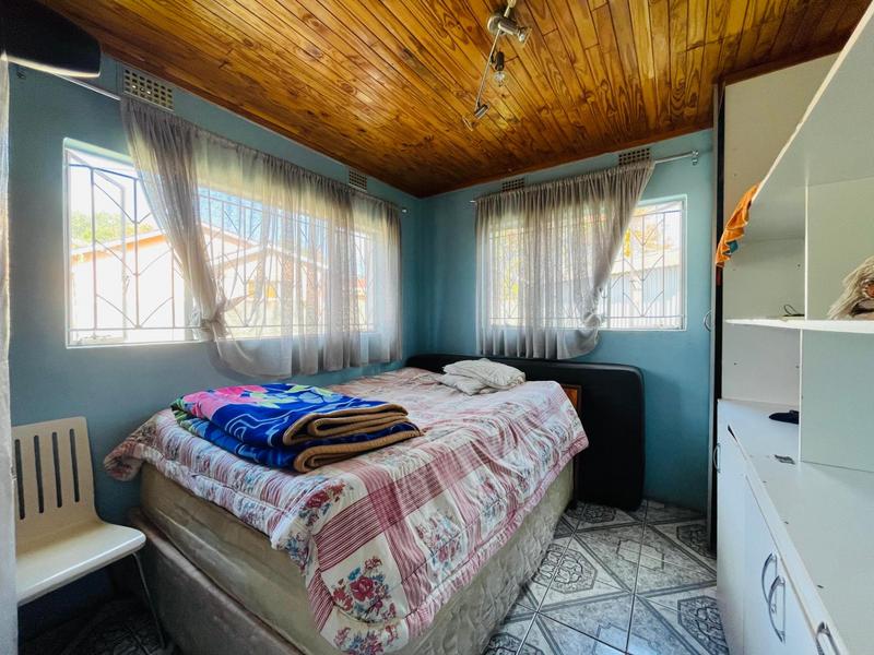 4 Bedroom Property for Sale in Mackenzie Park Gauteng