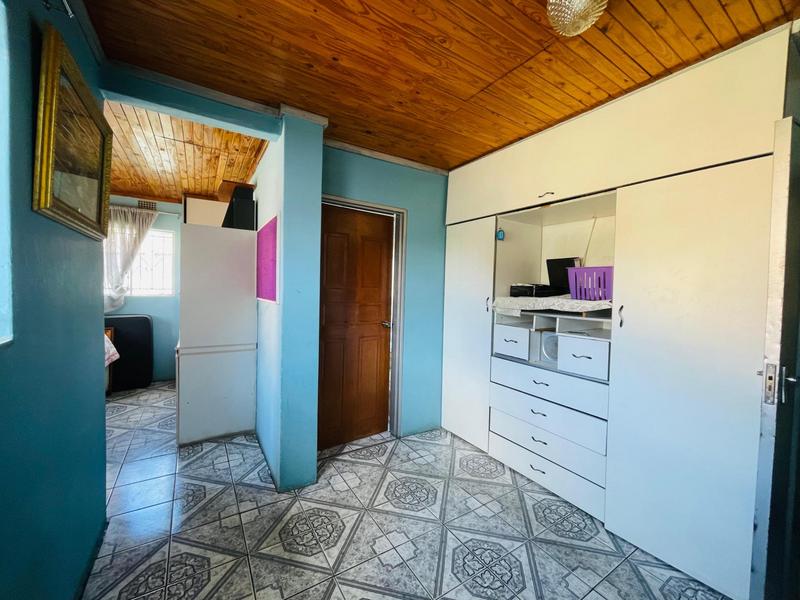 4 Bedroom Property for Sale in Mackenzie Park Gauteng