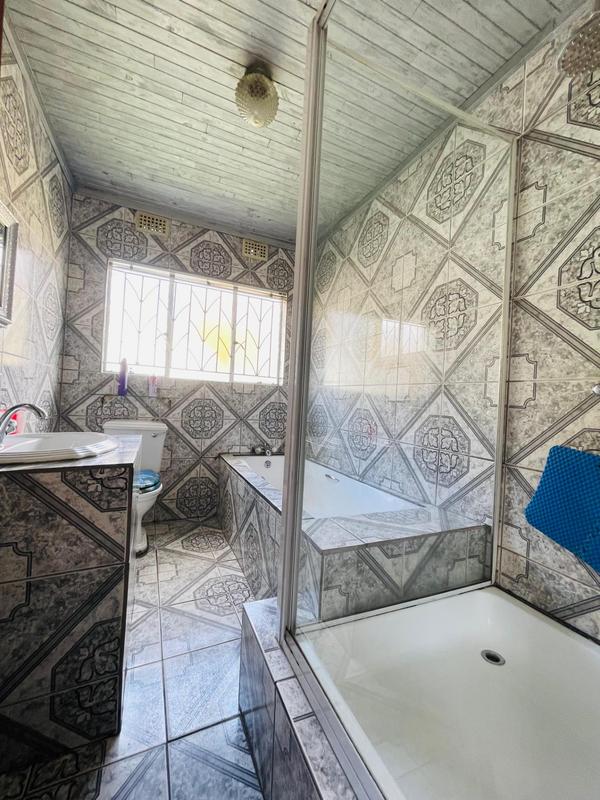 4 Bedroom Property for Sale in Mackenzie Park Gauteng