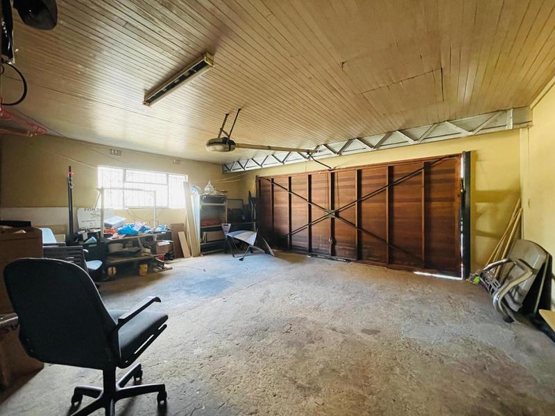 4 Bedroom Property for Sale in Mackenzie Park Gauteng