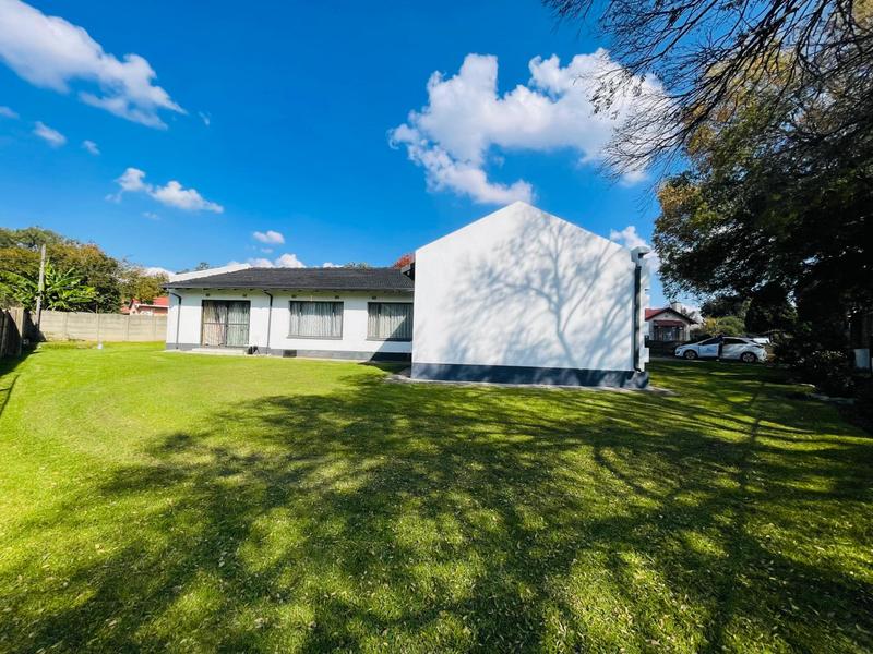 4 Bedroom Property for Sale in Mackenzie Park Gauteng