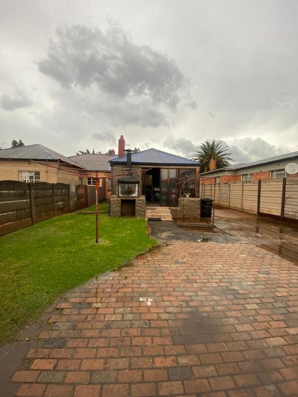 3 Bedroom Property for Sale in Strubenvale Gauteng