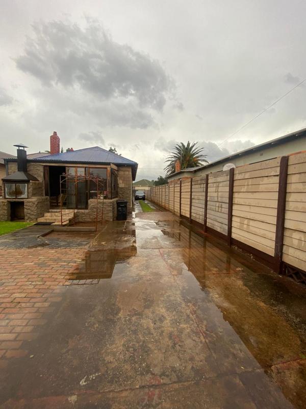 3 Bedroom Property for Sale in Strubenvale Gauteng