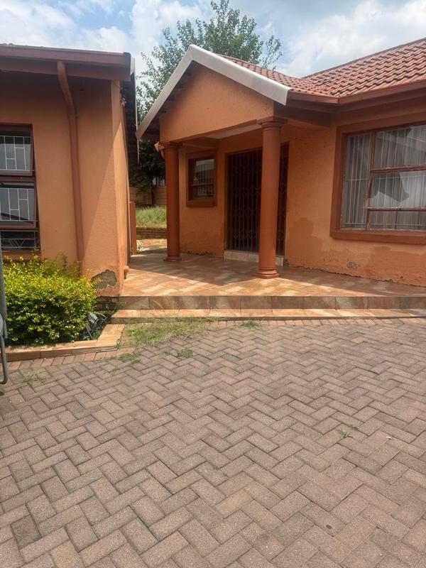 4 Bedroom Property for Sale in Elandspark Gauteng