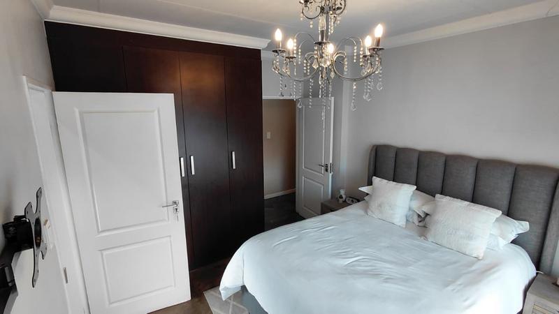 2 Bedroom Property for Sale in Glenanda Gauteng