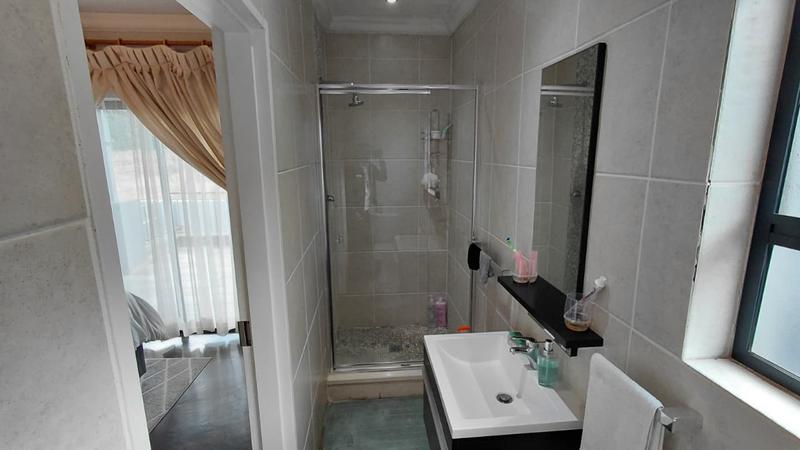2 Bedroom Property for Sale in Glenanda Gauteng