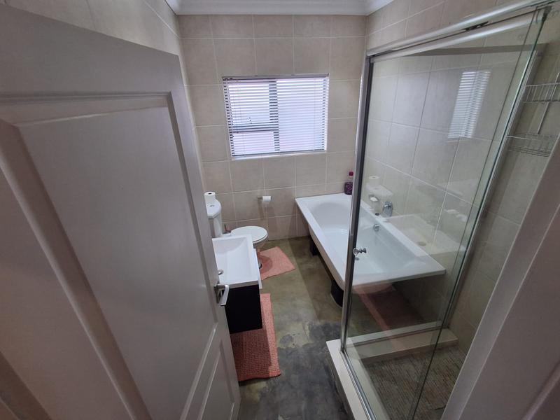 2 Bedroom Property for Sale in Glenanda Gauteng