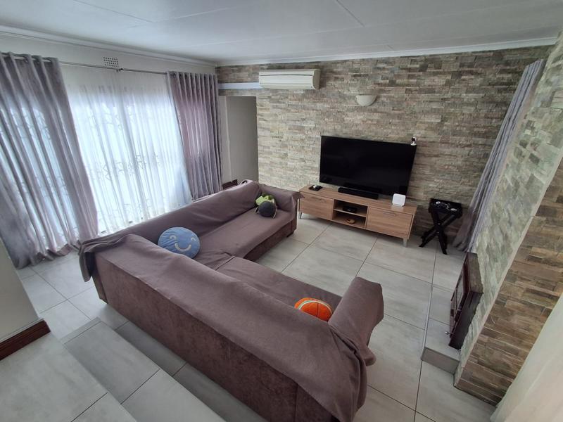 3 Bedroom Property for Sale in Glenvista Gauteng