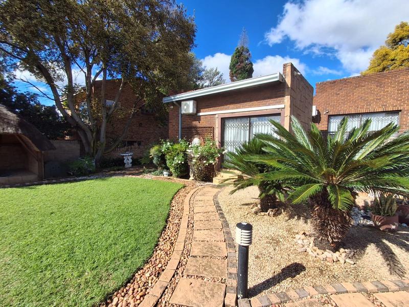 3 Bedroom Property for Sale in Glenvista Gauteng