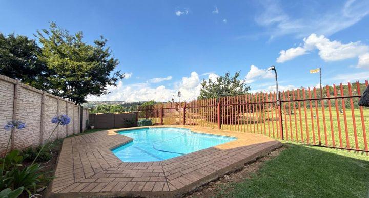 2 Bedroom Property for Sale in Glenvista Gauteng