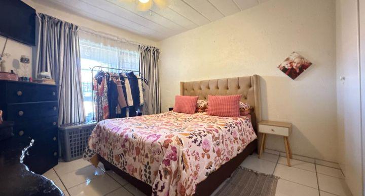 2 Bedroom Property for Sale in Glenvista Gauteng