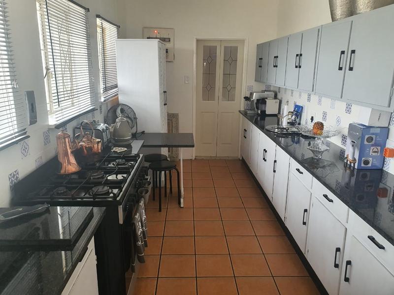 6 Bedroom Property for Sale in Victory Park Gauteng