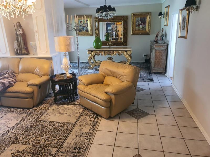 6 Bedroom Property for Sale in Victory Park Gauteng
