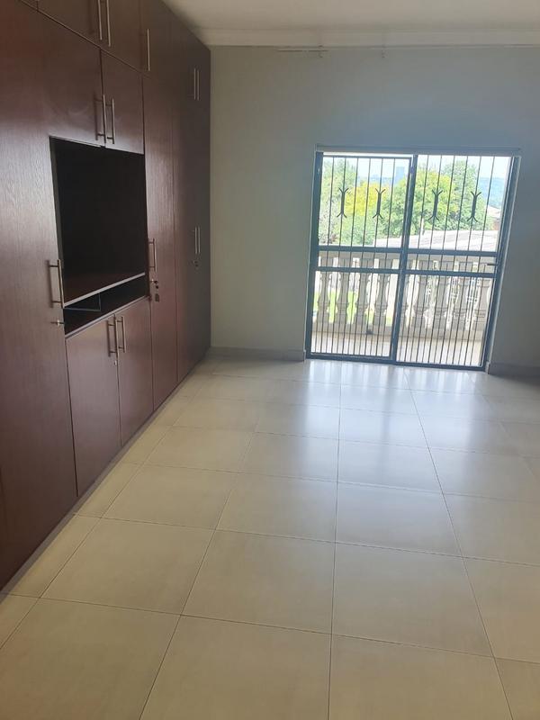 6 Bedroom Property for Sale in Victory Park Gauteng