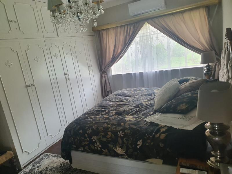6 Bedroom Property for Sale in Victory Park Gauteng