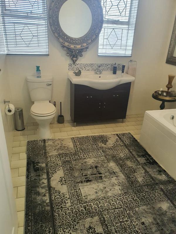 6 Bedroom Property for Sale in Victory Park Gauteng