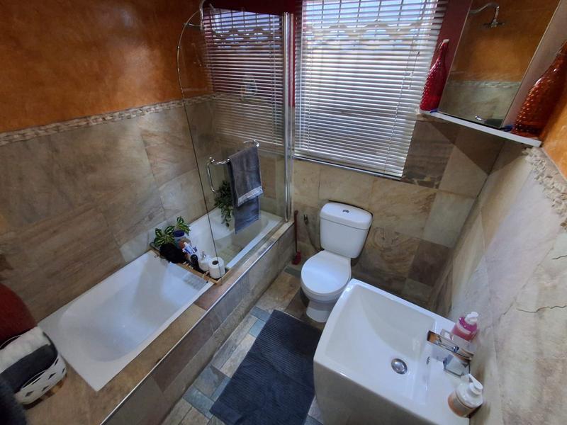 3 Bedroom Property for Sale in Alveda Park Gauteng
