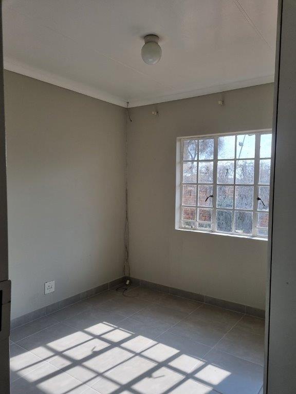 To Let 3 Bedroom Property for Rent in Petersfield Gauteng