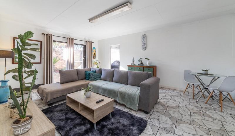 To Let 1 Bedroom Property for Rent in Glen Marais Gauteng