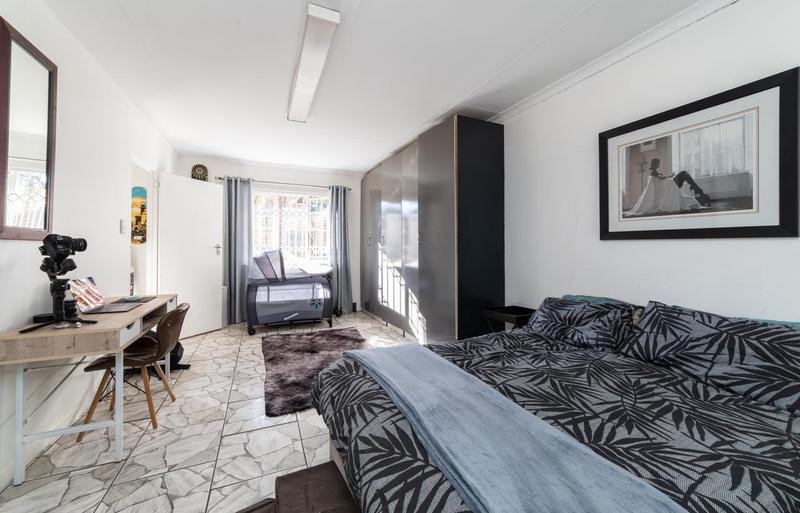 To Let 1 Bedroom Property for Rent in Glen Marais Gauteng