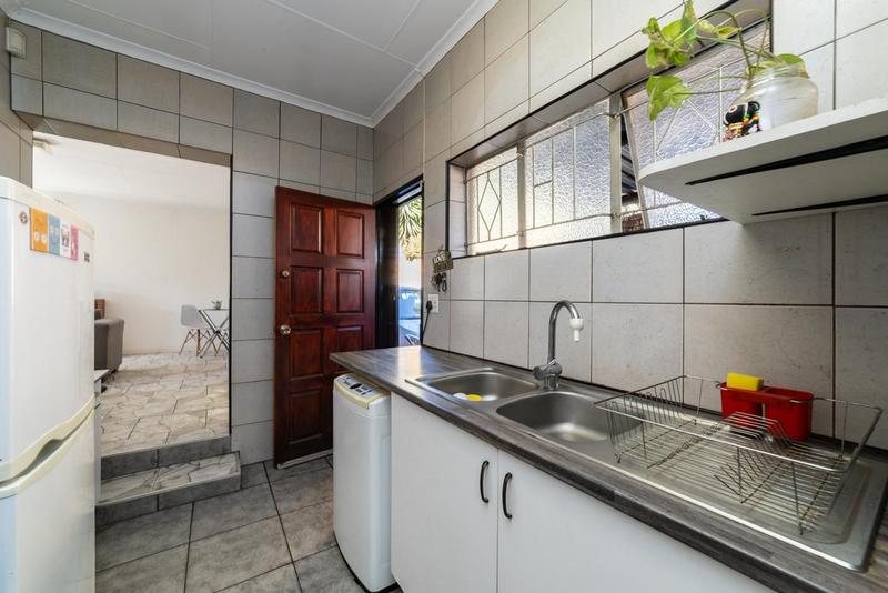 To Let 1 Bedroom Property for Rent in Glen Marais Gauteng