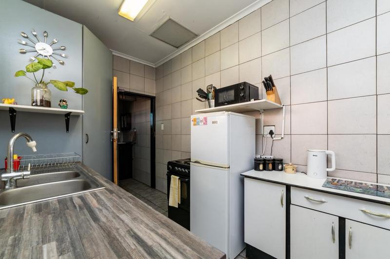 To Let 1 Bedroom Property for Rent in Glen Marais Gauteng